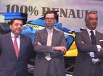 Патрик Фор, Жан-Жак Хис и Флавио Бриаторе на презентации Renault