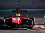 Джейк Деннис в машине Arden на пост-сезонных тестах GP3