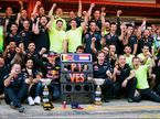 В Red Bull празднуют победу в Барселоне