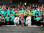 В Mercedes празднуют победный дубль