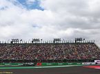 Трибуны автодрома в Мехико заполнены даже в пятницу