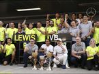 В Mercedes празднуют победный дубль