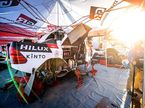 Команда Toyota Gazoo Racing готовит машины к продолжению ралли-рейда