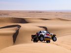 Toyota Нассера Аль-Аттии на трассе Дакара, фото пресс-службы FIA
