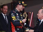 Албер II поздравляет Макса Ферстаппена
