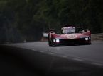 Гиперкар Ferrari 499P на трассе в Ле-Мане, фото XPB
