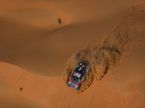 Карлос Сайнс пересекает пустыную Руб-эль-Хали, фото пресс-службы Дакара