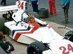 Джеймс Хант за рулём Hesketh 308, фото Hesketh Racing