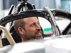 Принц Уэльский в кокпите гоночного электромобиля Jaguar, фото из социальных сетей