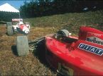 Ferrari 641 Алена Проста и McLaren MP4/5B Honda Йартона Сенны после инцидента на старте