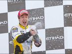 Давиде Вальсекки на вершине подиума в Абу-Даби