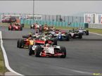 Пастор Мальдонадо лидирует в субботней гонке GP2 на Хунгароринге