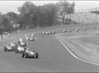 Первый круг гонки 500 Миль Индианаполиса 1957 года (фото Life)