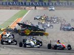 Авария на старте гонки Формулы Renault 2.0 в Арагоне