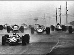 Джим Кларк лидирует на старте Гран При Канады 1967 года
