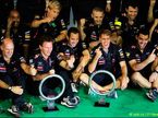 В Red Bull Racing празднуют победу