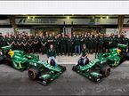 Групповая фотография Caterham на последнем Гран При сезона