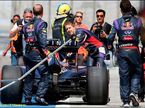 Red Bull Racing RB10 вновь остановилась на трассе