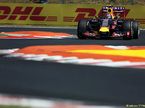 Даниил Квят за рулём машины Red Bull Racing на трассе Гран При Венгрии, 2015 год