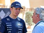 Алекс Элбон и Карлос Сайнс-старший, отец его напарника по Williams, фото XPB