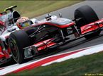 Льюис Хэмилтон за рулем McLaren MP4-25