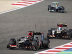 Гонщики Lotus F1 на трассе Гран При Бахрейна