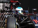 Фернандо Алонсо за рулём McLaren MP4-31