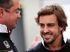 Фернандо Алонсо и Эрик Булье, гоночный директор McLaren