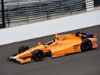 Фернандо Алонсо за рулём McLaren-Andretti на трассе в Индианаполисе
