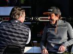 Зак Браун, исполнительный директор McLaren Racing, и Фернандо Алонсо