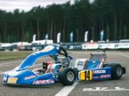 Карт команды DpK Racing, оформленный так же, как машина Фернандо Алонсо в 1996 году