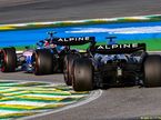 Машины Alpine на трассе в Сан-Паулу