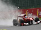 Фернандо Алонсо на трассе в Спа, 2011 год