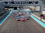 Старт гонки V8 Supercars в Абу-Даби