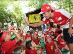 Фернандо Алонсо в детском лагере Ferrari 2013 Junior Summer Formula