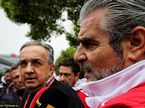 Маурицио Арривабене, руководитель Скудерии, на втором плане слева - президент Ferrari Серджио Маркионне