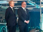 Том Макаллоу, главный инженер Aston Martin (справа), и Энди Грин, технический директор команды, на презентации AMR22