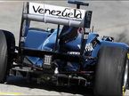 Рубенс Баррикелло за рулем Williams FW33 на тестах в Валенсии