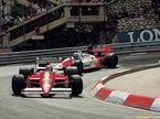 Герхард Бергер за рулём Ferrari ведёт борьбу с Аленом Простом на трассе Гран При Монако, 1988 год