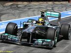 Льюис Хэмилтон за рулем Mercedes