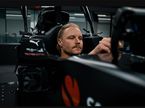Валттери Боттас в процессе работы на симуляторе на базе Sauber в Хинвиле, фото из социальных сетей