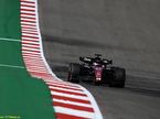 Валттери Боттас за рулём Alfa Romeo C43 на трассе в Остине