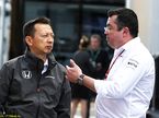 Эрик Булье (справа) и Юсуке Хасэгава, руководитель программы Honda в Формуле 1 