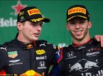 Макс Ферстаппен и Пьер Гасли на подиуме в Бразилии
