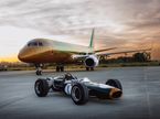 Brabham BT19 на фоне самолёта Alliance Airlines, фото пресс-службы авикомпании