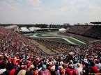 Зрители на трибунах Автодрома имени братьев Родригес