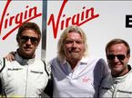 Глава Virgin Group Ричард Брэнсон с гонщиками Brawn GP