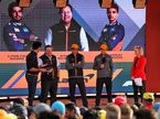 Зак Браун с гонщиками McLaren и Марком Уэббером