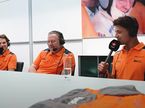 Оскар Пиастри, Зак Браун и Ландо Норрис во время эфира на Virgin Radio