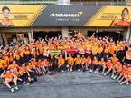 Команда McLaren празднует успех в Японии, фото пресс-службы McLaren